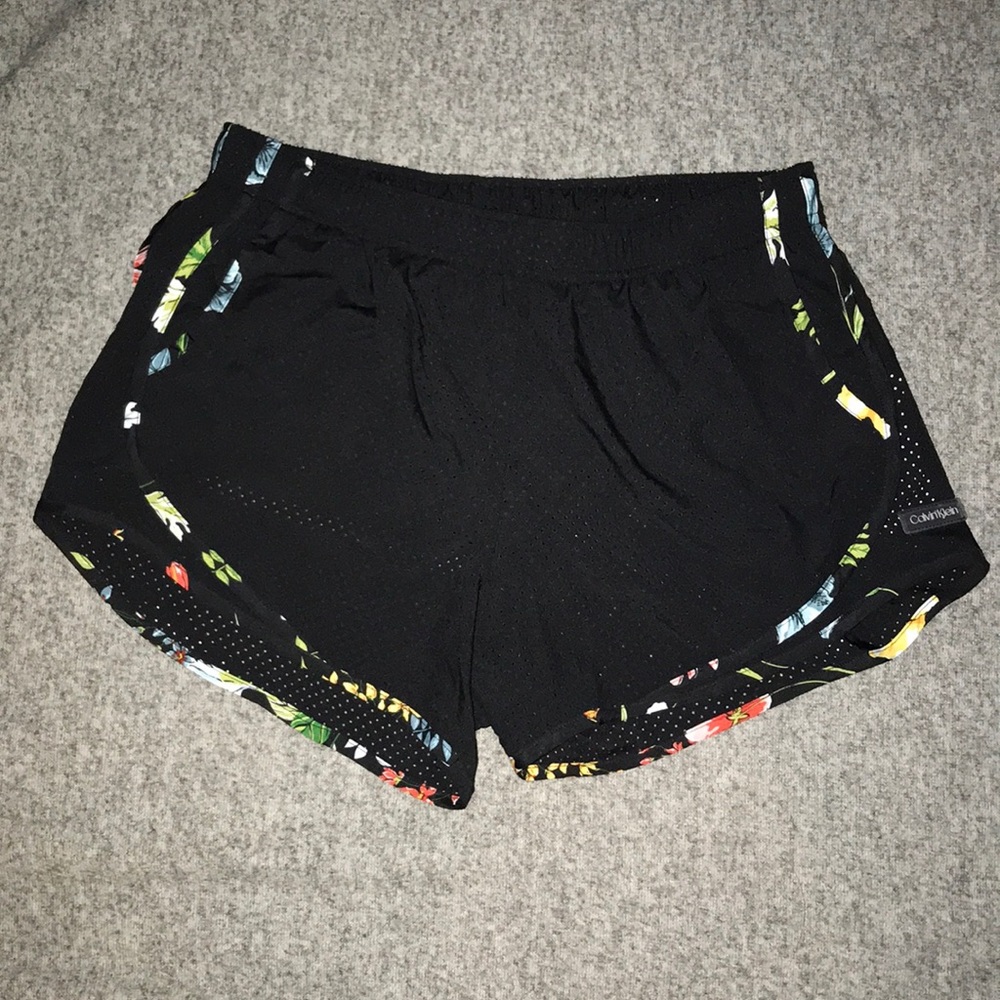 🌺🌿Calvin Klein mesh running shorts with liner
